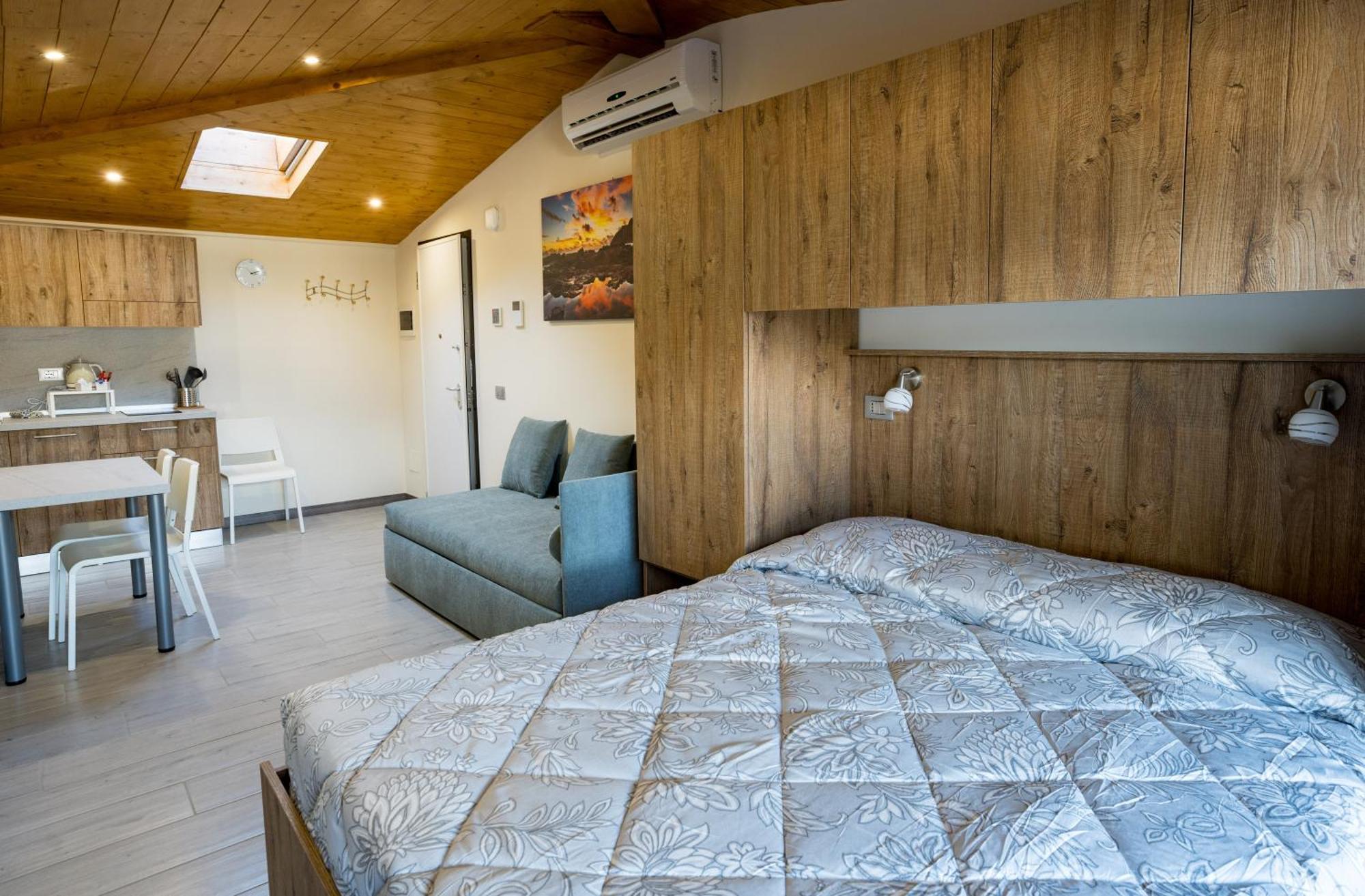 קומו Residence Villa Eli מראה חיצוני תמונה
